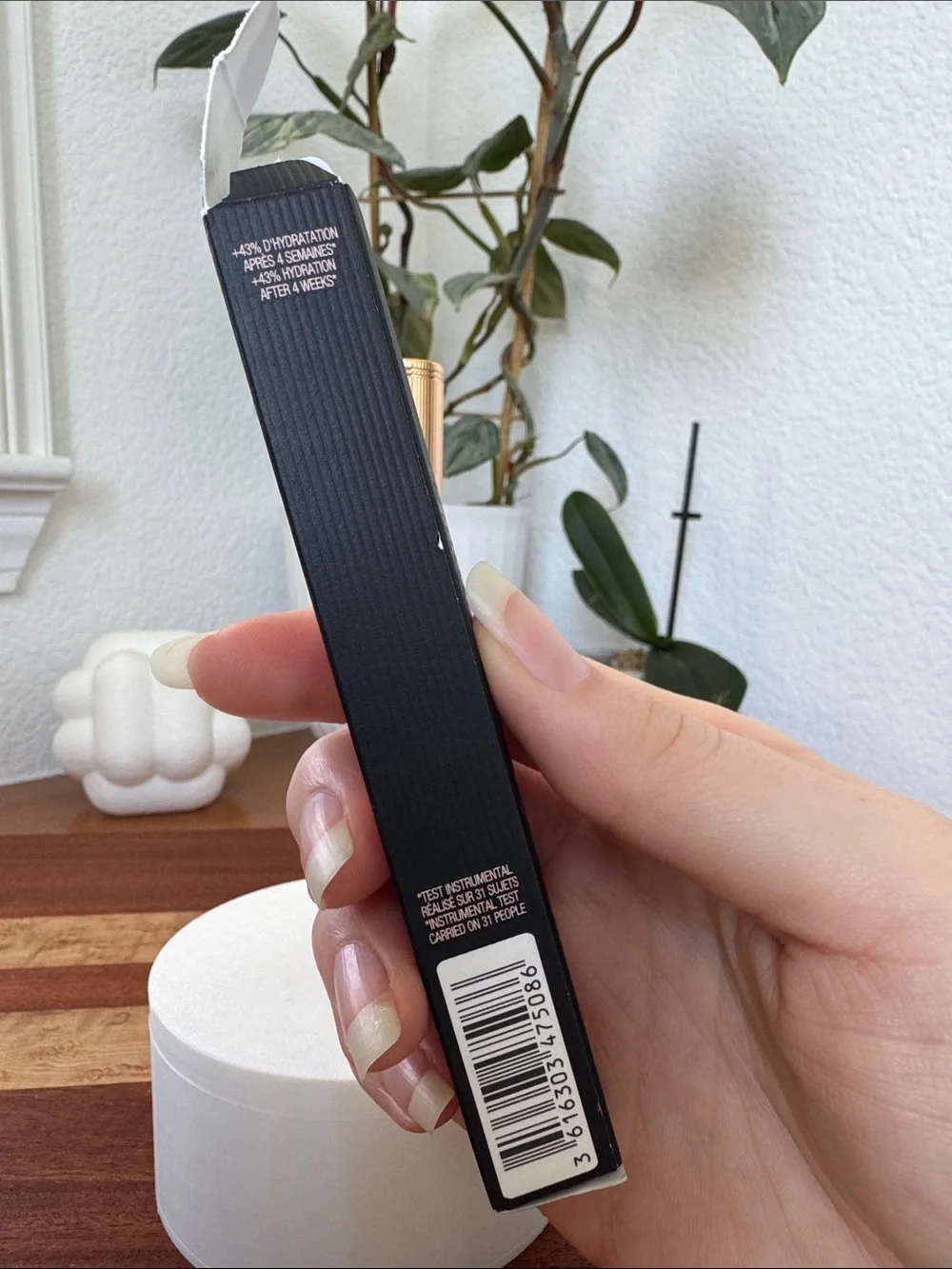 Gucci Hydrating Plumping Lip Gloss - 526 teresina red